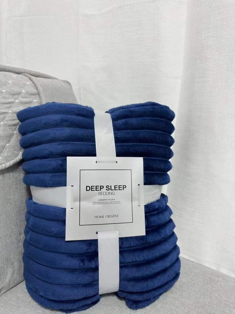 Velvet Touch Fleece Blanket – Ultimate Softness & Comfort