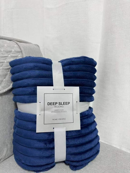 Velvet Touch Fleece Blanket – Ultimate Softness & Comfort