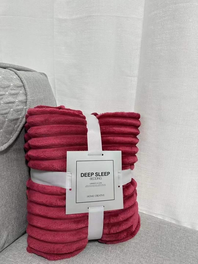 Velvet Touch Fleece Blanket – Ultimate Softness & Comfort